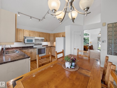 1404 Falconer Road Nw, Edmonton, AB - Indoor