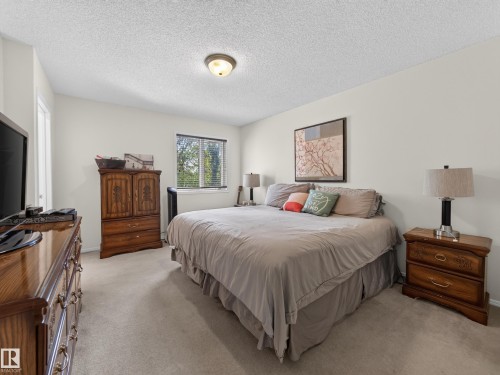 1404 Falconer Road Nw, Edmonton, AB - Indoor Photo Showing Bedroom