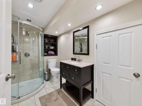 1404 Falconer Road Nw, Edmonton, AB - Indoor Photo Showing Bathroom