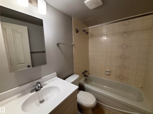#203 12831 66 St Nw, Edmonton, AB - Indoor Photo Showing Bathroom