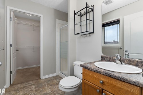 7847 7 Avenue Sw, Edmonton, AB - Indoor Photo Showing Bathroom