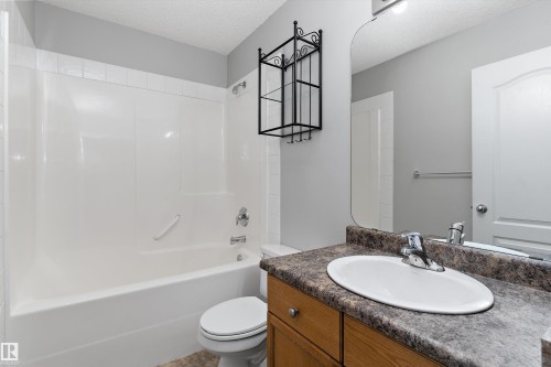 7847 7 Avenue Sw, Edmonton, AB - Indoor Photo Showing Bathroom