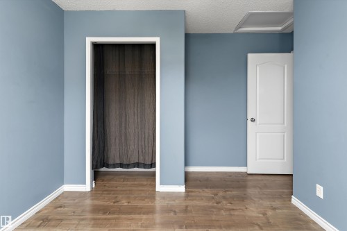 7847 7 Avenue Sw, Edmonton, AB - Indoor Photo Showing Other Room