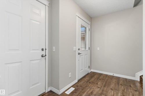 7847 7 Avenue Sw, Edmonton, AB - Indoor Photo Showing Other Room