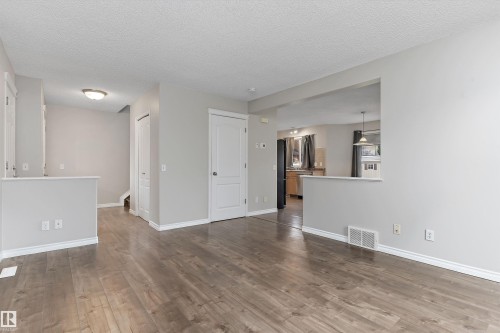 7847 7 Avenue Sw, Edmonton, AB - Indoor