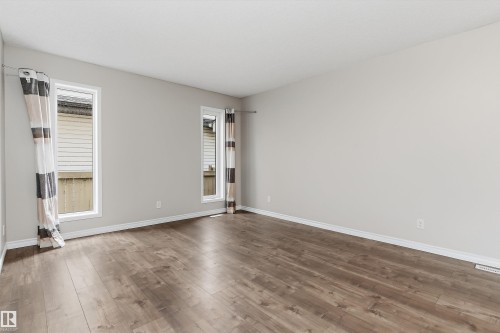 7847 7 Avenue Sw, Edmonton, AB - Indoor Photo Showing Other Room