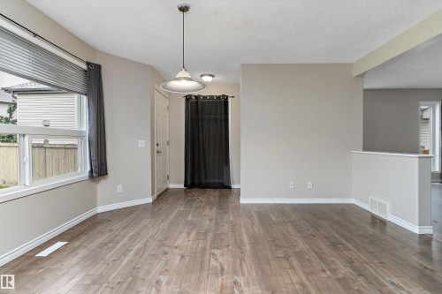 7847 7 Avenue Sw, Edmonton, AB - Indoor Photo Showing Other Room