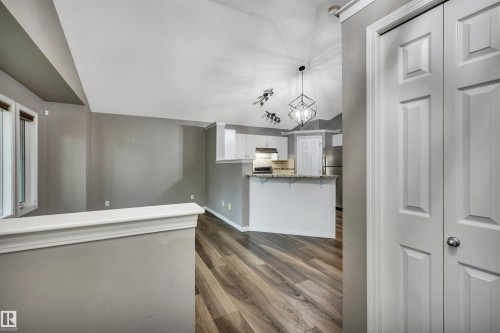 21243 91 Avenue Nw, Edmonton, AB - Indoor