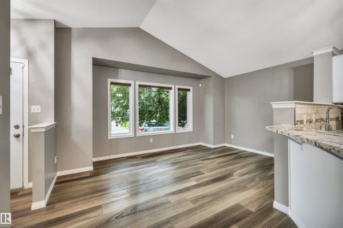 21243 91 Avenue Nw, Edmonton, AB - Indoor