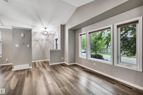 21243 91 Avenue Nw, Edmonton, AB - Indoor Photo Showing Other Room