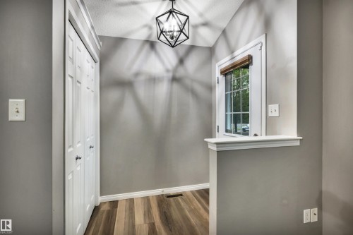 21243 91 Avenue Nw, Edmonton, AB - Indoor