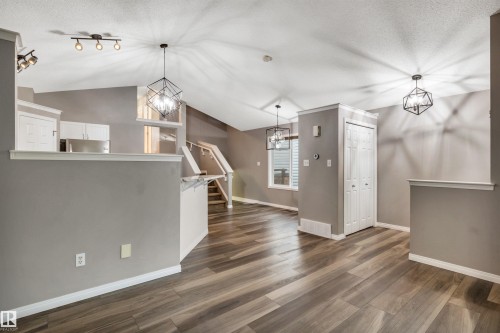 21243 91 Avenue Nw, Edmonton, AB - Indoor Photo Showing Other Room