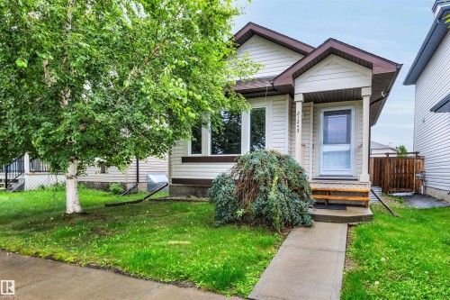 21243 91 Avenue Nw, Edmonton, AB - Outdoor