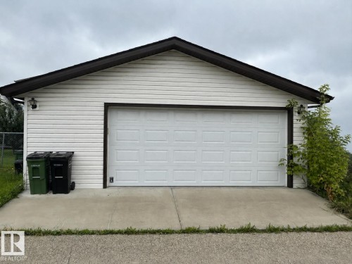 21243 91 Avenue Nw, Edmonton, AB - Outdoor With Exterior
