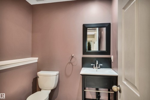 21243 91 Avenue Nw, Edmonton, AB - Indoor Photo Showing Bathroom
