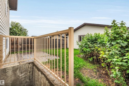 21243 91 Avenue Nw, Edmonton, AB - Outdoor