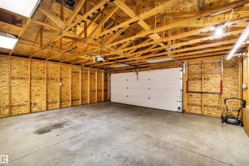 21243 91 Avenue Nw, Edmonton, AB - Indoor Photo Showing Garage