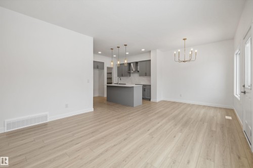 921 19 Avenue Nw, Edmonton, AB 