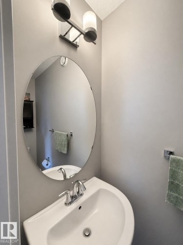 187 Radcliffe Wynd, Fort Saskatchewan, AB - Indoor Photo Showing Bathroom