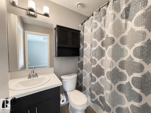 187 Radcliffe Wynd, Fort Saskatchewan, AB - Indoor Photo Showing Bathroom