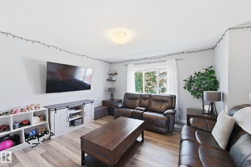 187 Radcliffe Wynd, Fort Saskatchewan, AB - Indoor Photo Showing Living Room