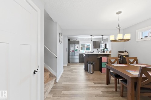 187 Radcliffe Wynd, Fort Saskatchewan, AB - Indoor Photo Showing Dining Room
