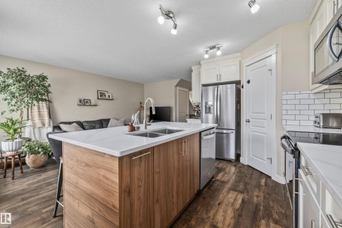 70 Woodbridge Link, Fort Saskatchewan, AB - Indoor Photo Showing Kitchen With Stainless Steel Kitchen With Double Sink
