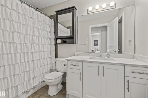 70 Woodbridge Link, Fort Saskatchewan, AB - Indoor Photo Showing Bathroom