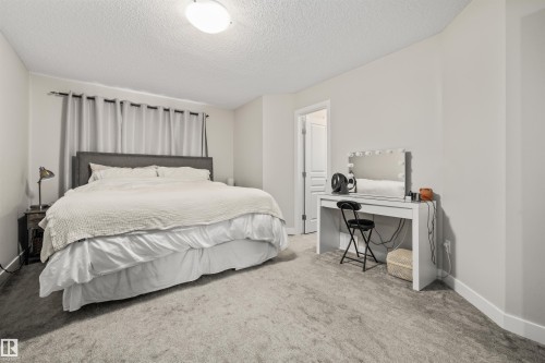 70 Woodbridge Link, Fort Saskatchewan, AB - Indoor Photo Showing Bedroom