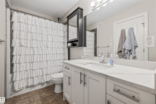 70 Woodbridge Link, Fort Saskatchewan, AB - Indoor Photo Showing Bathroom