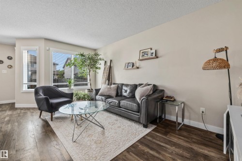 70 Woodbridge Link, Fort Saskatchewan, AB - Indoor Photo Showing Living Room