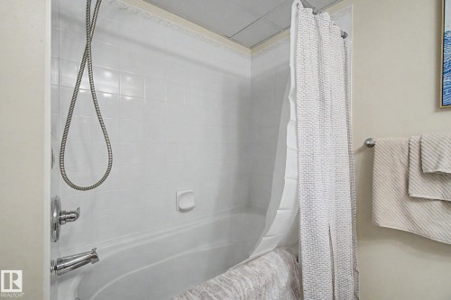 #807 10319 111 St Nw, Edmonton, AB - Indoor Photo Showing Bathroom