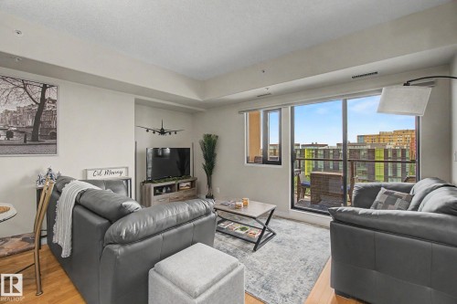 #807 10319 111 St Nw, Edmonton, AB - Indoor Photo Showing Living Room