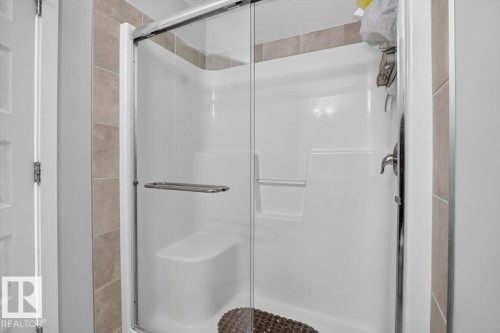 2619 Chokecherry Lane Sw, Edmonton, AB - Indoor Photo Showing Bathroom