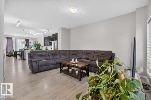 2619 Chokecherry Lane Sw, Edmonton, AB - Indoor Photo Showing Living Room
