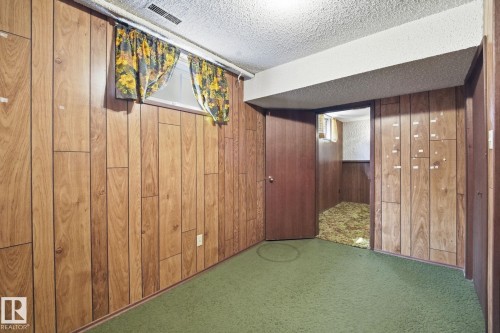 13303 Delwood Road Nw, Edmonton, AB - Indoor Photo Showing Other Room