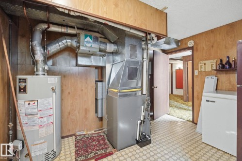 13303 Delwood Road Nw, Edmonton, AB - Indoor Photo Showing Basement