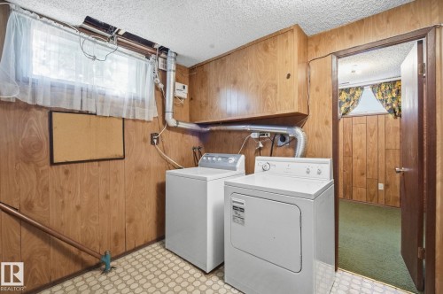 13303 Delwood Road Nw, Edmonton, AB - Indoor Photo Showing Laundry Room