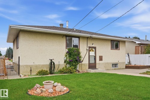 13303 Delwood Road Nw, Edmonton, AB - Outdoor