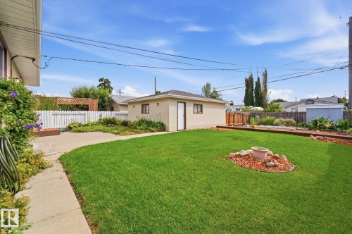 13303 Delwood Road Nw, Edmonton, AB - Outdoor