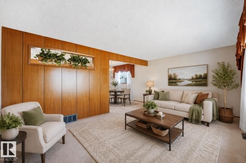 13303 Delwood Road Nw, Edmonton, AB - Indoor Photo Showing Living Room