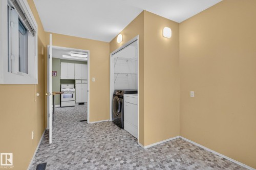 6261 112A Street Nw, Edmonton, AB - Indoor Photo Showing Other Room