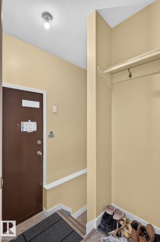 6261 112A Street Nw, Edmonton, AB - Indoor