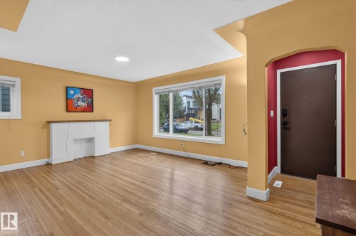 6261 112A Street Nw, Edmonton, AB - Indoor