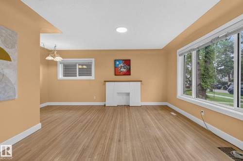 6261 112A Street Nw, Edmonton, AB - Indoor Photo Showing Other Room