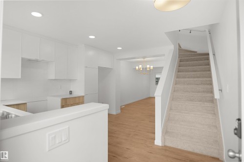 #88 1430 Aster Wy Nw, Edmonton, AB - Indoor Photo Showing Other Room