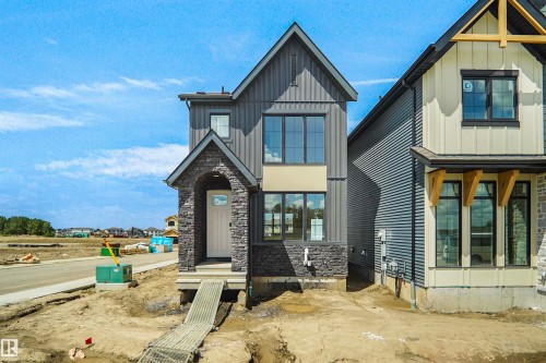 98 Juniper Wynd   Fort Saskatchewan, AB T8L 3S4