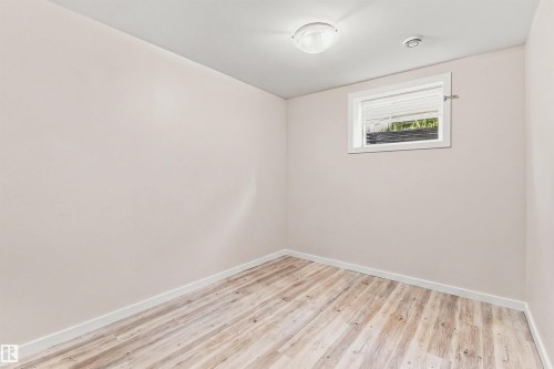 7407 187 Street Nw, Edmonton, AB - Indoor Photo Showing Other Room