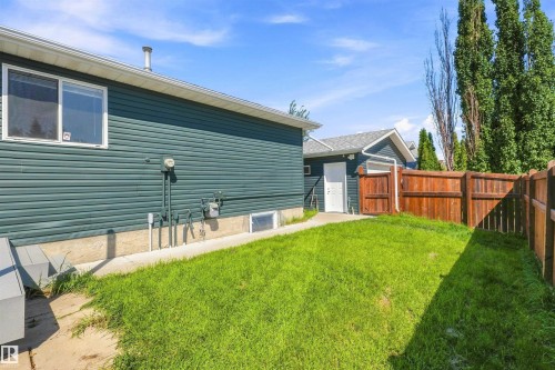 7407 187 Street Nw, Edmonton, AB - Outdoor
