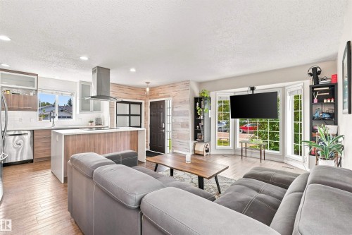 7407 187 Street Nw, Edmonton, AB - Indoor Photo Showing Other Room